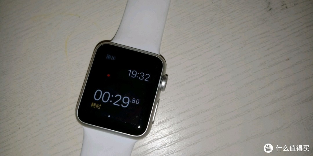 0212年了，apple watch1居然成为了一个苹果粉心中的菜?