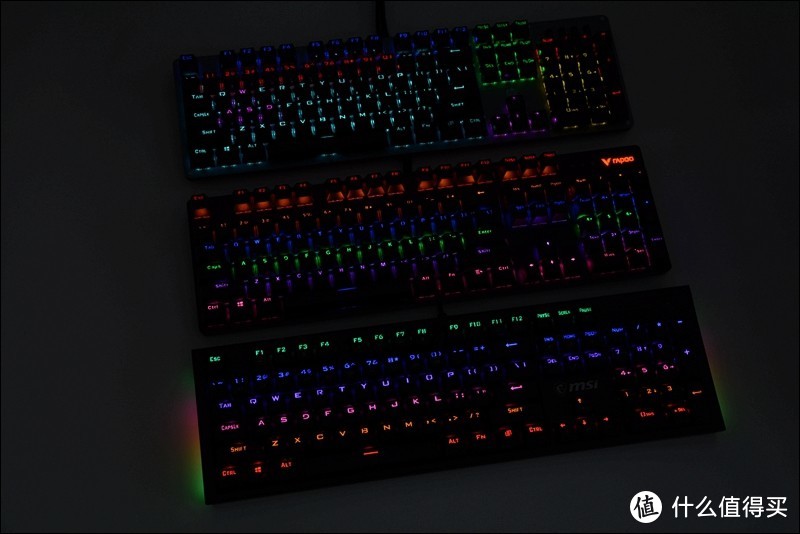 薄膜终结者大PK，三款适合新手的机械键盘，混色背光，售价百元