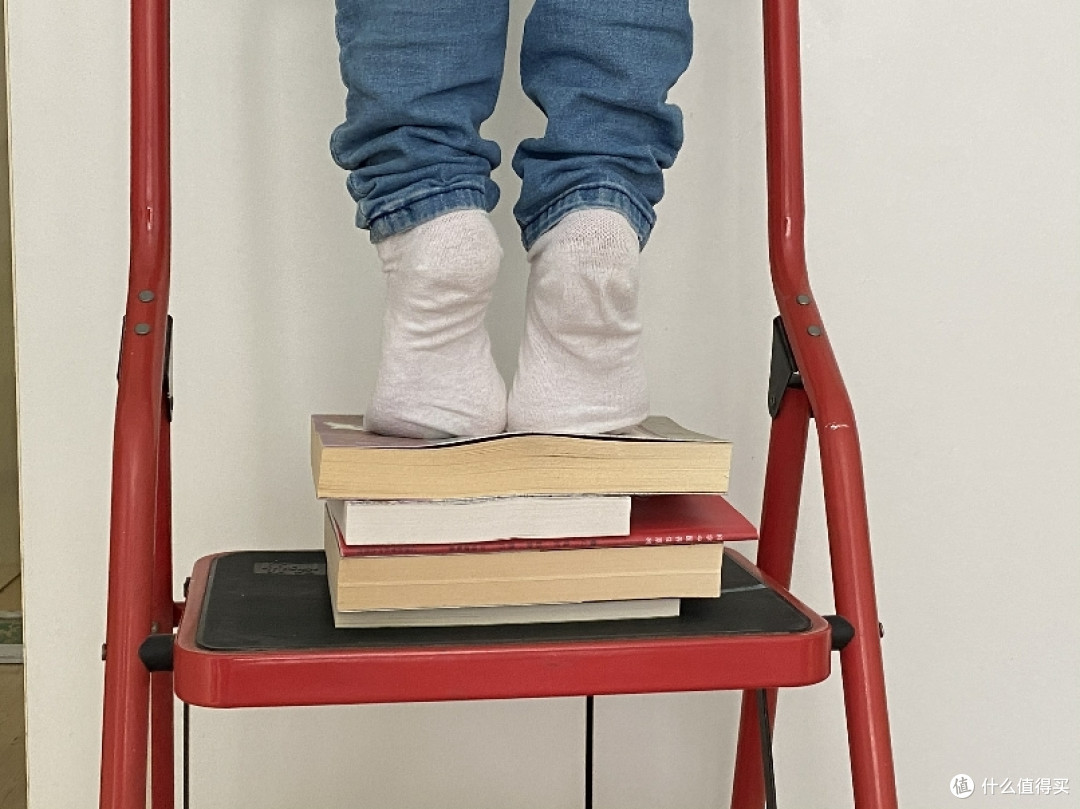 大开本的书不够多,其实主要是有的书我不好意思踩在脚下