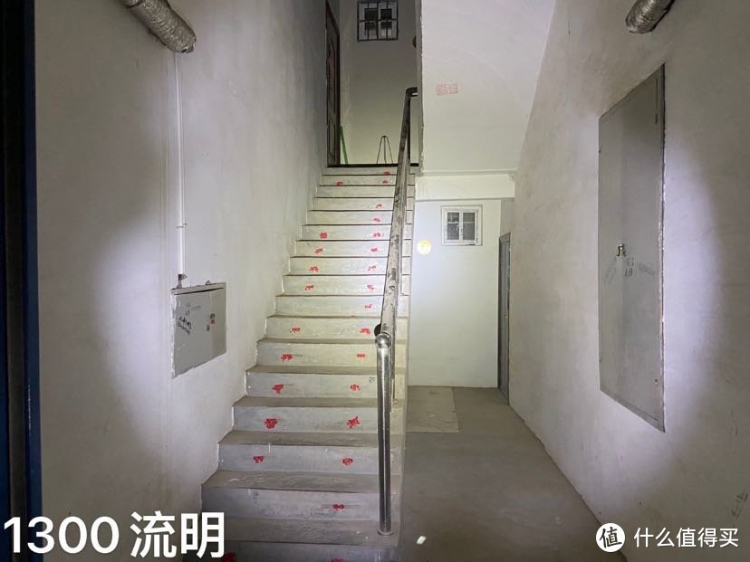 经济实用 小而强大——纳丽德P8便携强光手电筒开箱评测