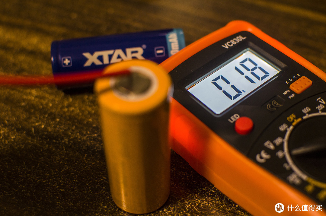 别整复杂了，我就想简单轻松把电池充满：XTAR FC2双槽充电器