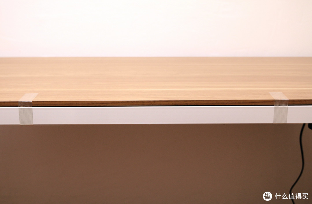 乐歌E5电动升降桌体验：可坐可站，时下必备的一款高颜值家具