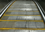 皇冠大扶梯，拍了个缩时，转的gif，确实很长，但这个应该不是从地铁口到地铁轨道最远最长时间的一个地方