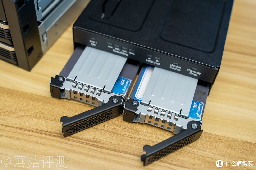 做工精致，一用一备、ICY DOCK两盘位SATA磁盘阵列内置RAID可抽取硬盘盒 评测