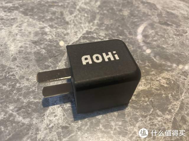 AoHi Magcube 30W充电头：重新定义微型快充，手机充电好搭档