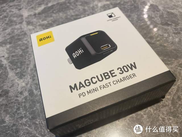 AoHi Magcube 30W充电头：重新定义微型快充，手机充电好搭档