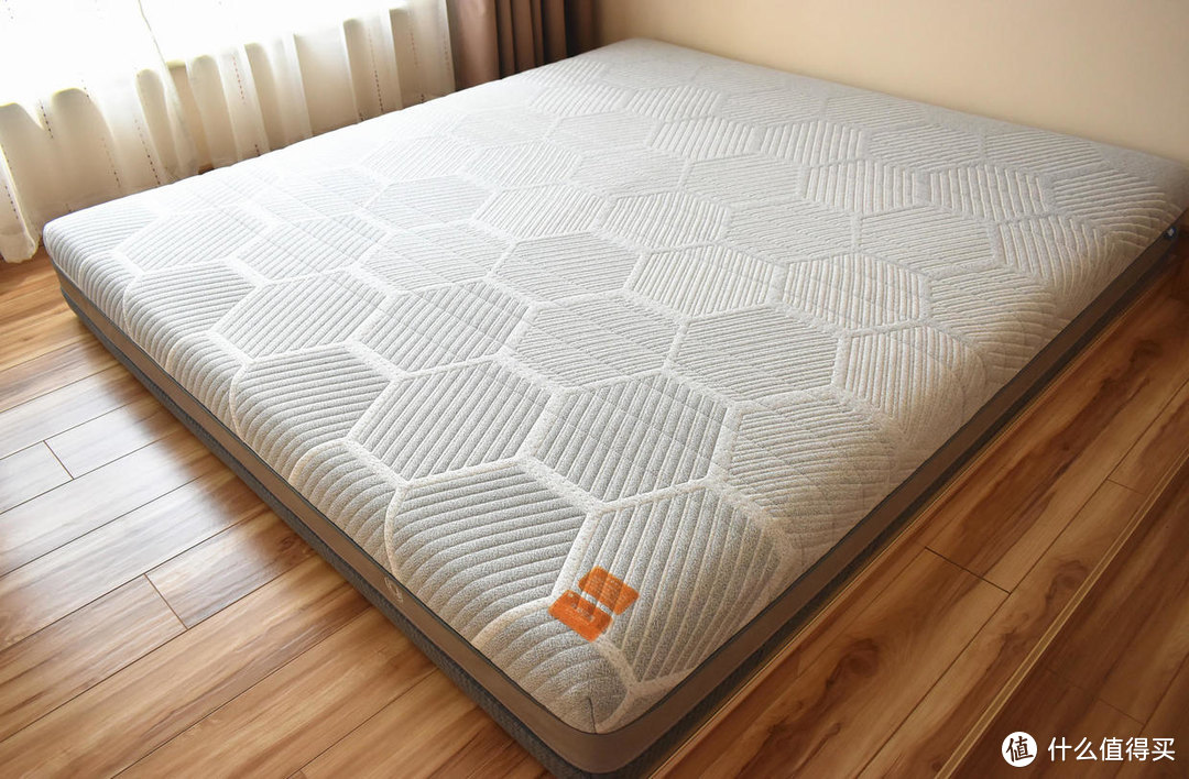 8H黑金刚超大口径弹簧床减压床垫体验：最值得入手的床上用品！