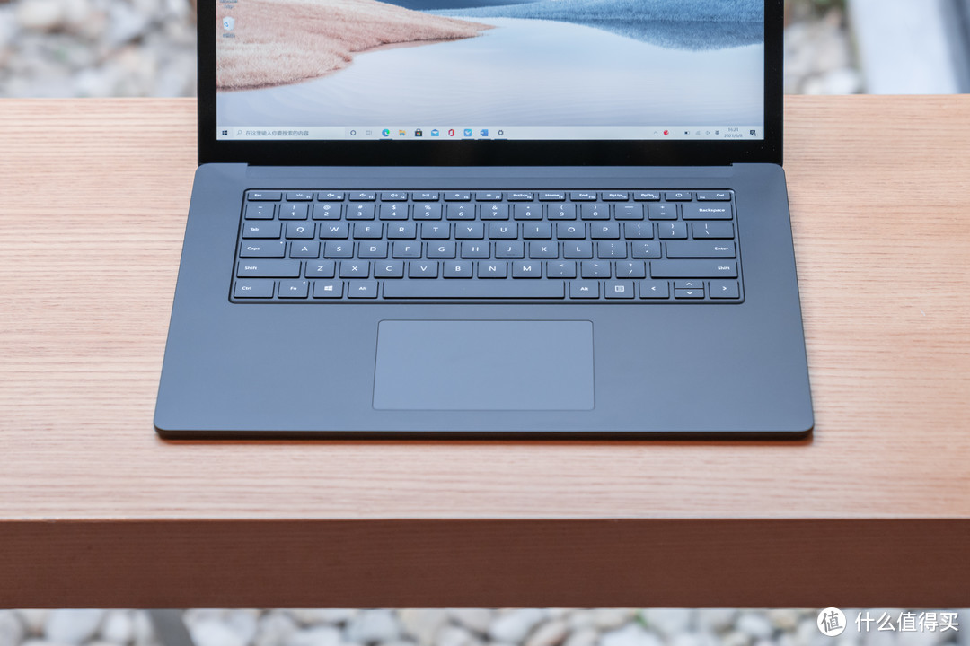 AMD 给微软的小灶真香：Surface Laptop 4 的深度评测