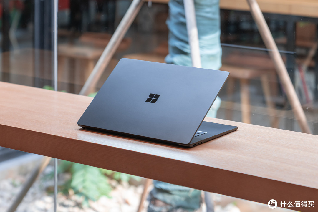 AMD 给微软的小灶真香：Surface Laptop 4 的深度评测