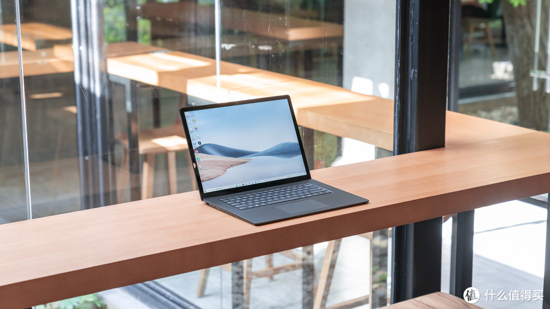 AMD 给微软的小灶真香：Surface Laptop 4 的深度评测