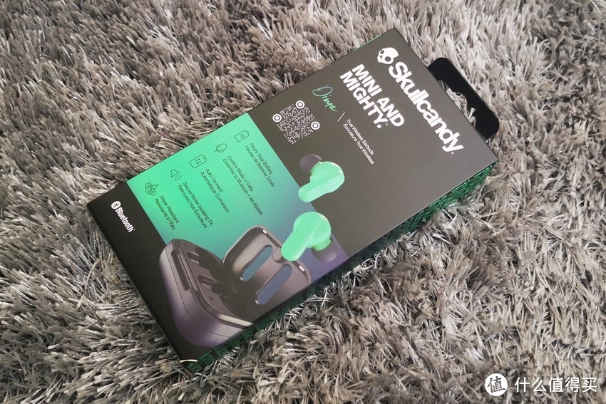 骷髅头Skullcandy Dime迷你豆蓝牙耳机：时尚耐玩小可爱