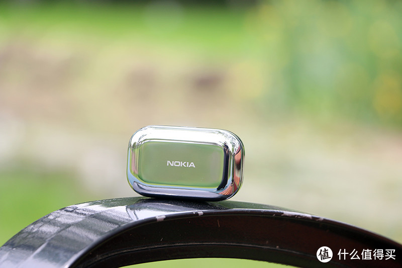 楼氏动铁搭配8mm动圈，高颜值长续航，Nokia P3600靠实力圈粉