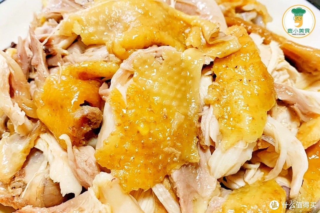 盐焗鸡，只放盐焗鸡粉不够香，多放“1料”，皮脆金黄，肉滑咸香