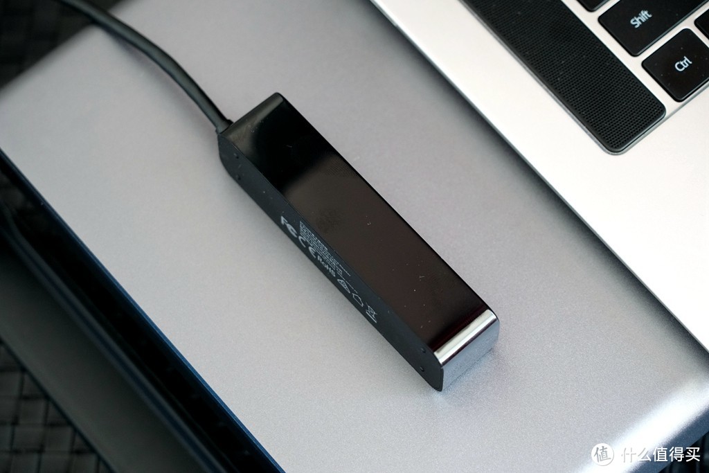 能随身携带的国产USB HUB，支持USB3.0还支持TF和SD内存卡读取