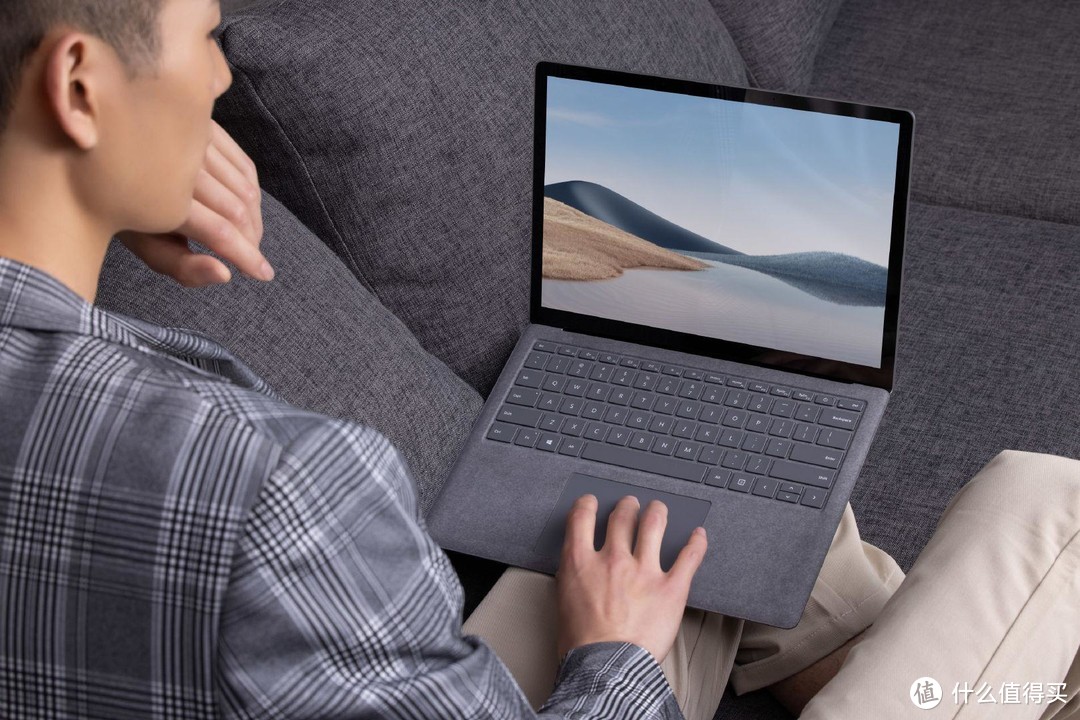 AMD 给微软的小灶真香：Surface Laptop 4 的深度评测