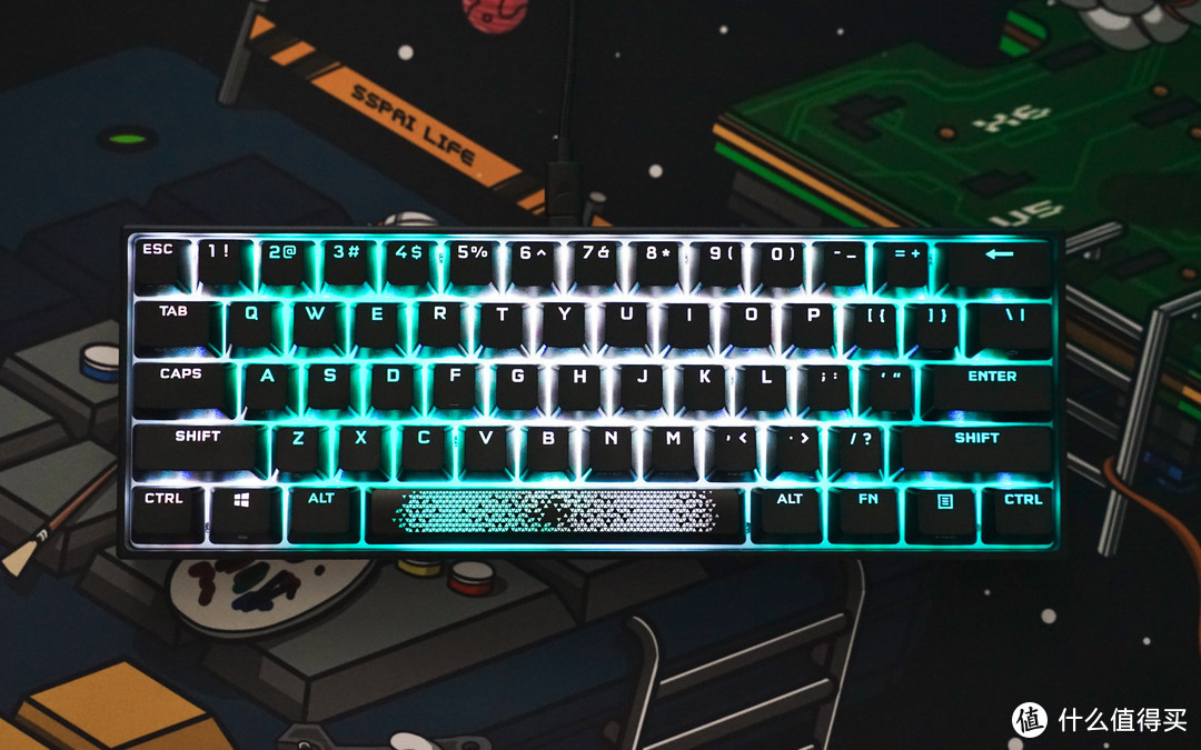 短小精悍速度快，海盗船 K65 RGB MINI 机械键盘