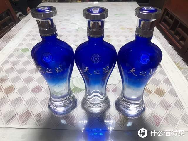 买白酒，老酒鬼总结的14句“顺口溜”，简单实用，挑酒时变身“行家”