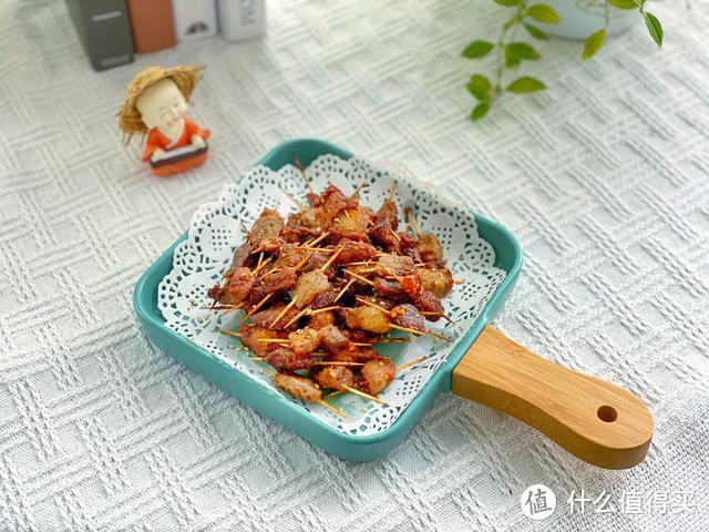 孩子爱吃的牙签肉，在家就能做不用油炸，外酥里嫩好吃又卫生