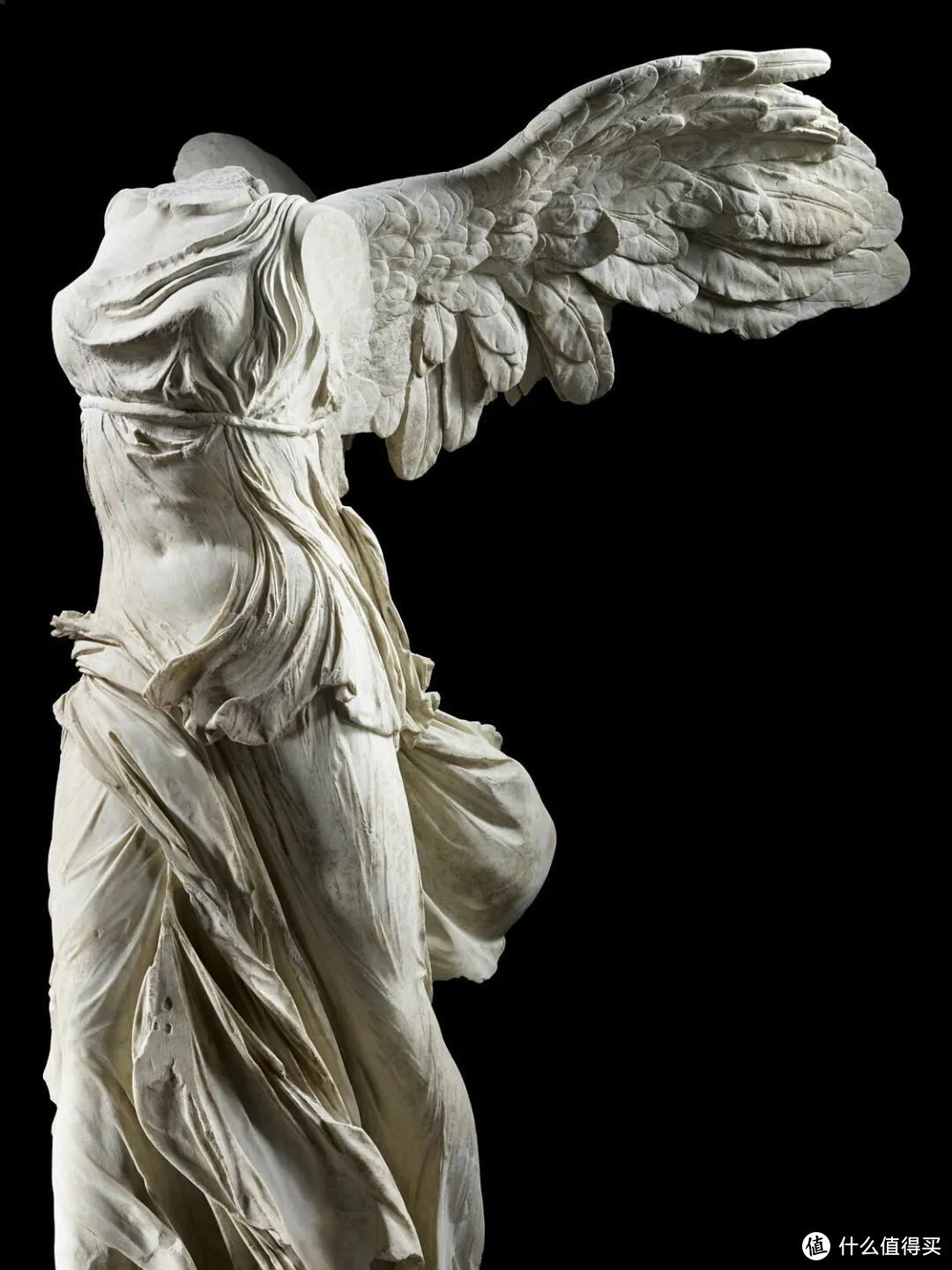 带翅膀的女神雕像是谁图片