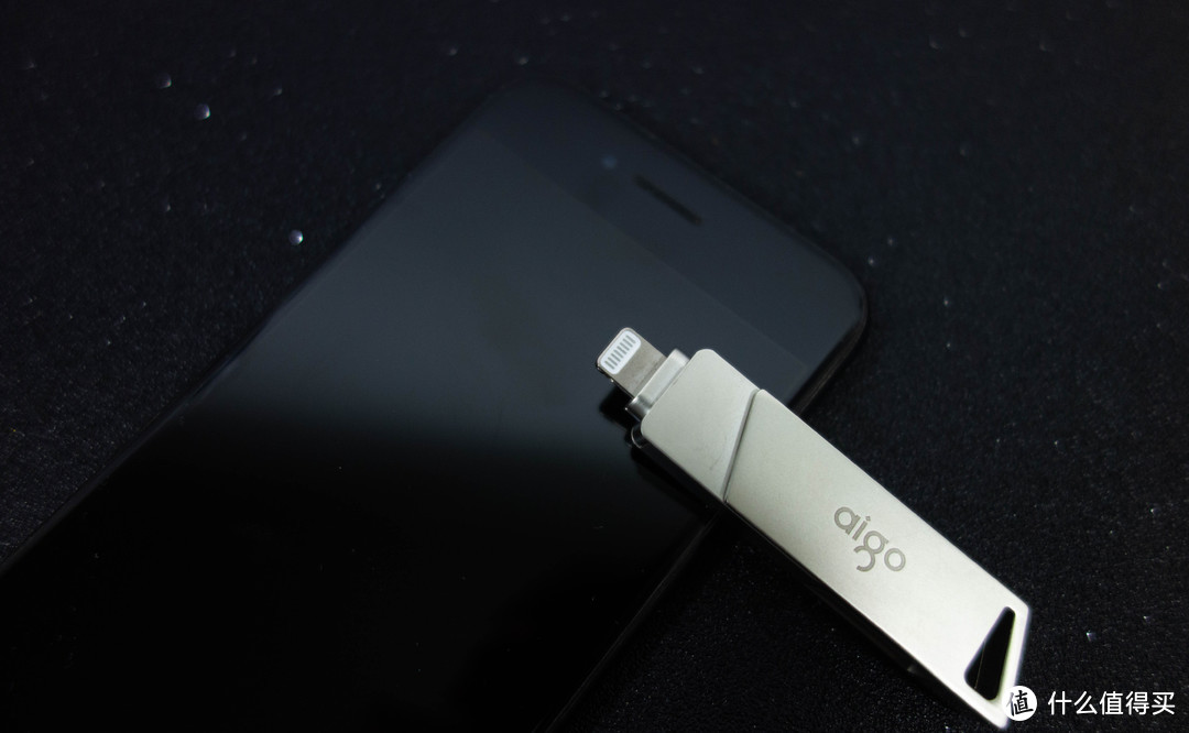 aigo手机U盘：iPhone续命神器，可能是最简单、最快捷的扩容方式