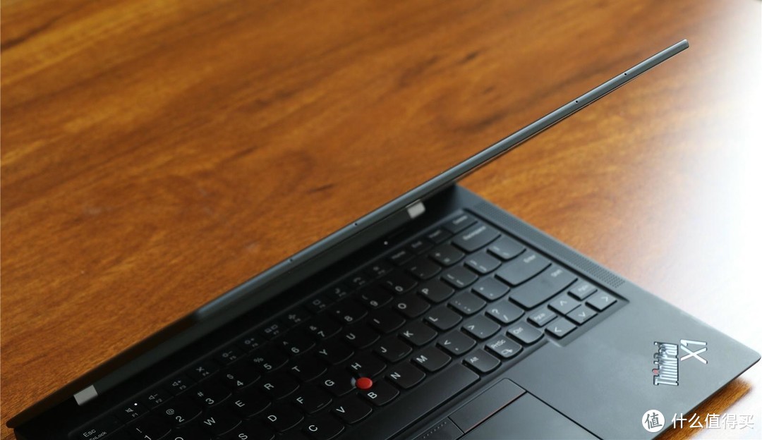 商旅人士的旗舰级生产力工具--ThinkPad X1 Carbon全新体验
