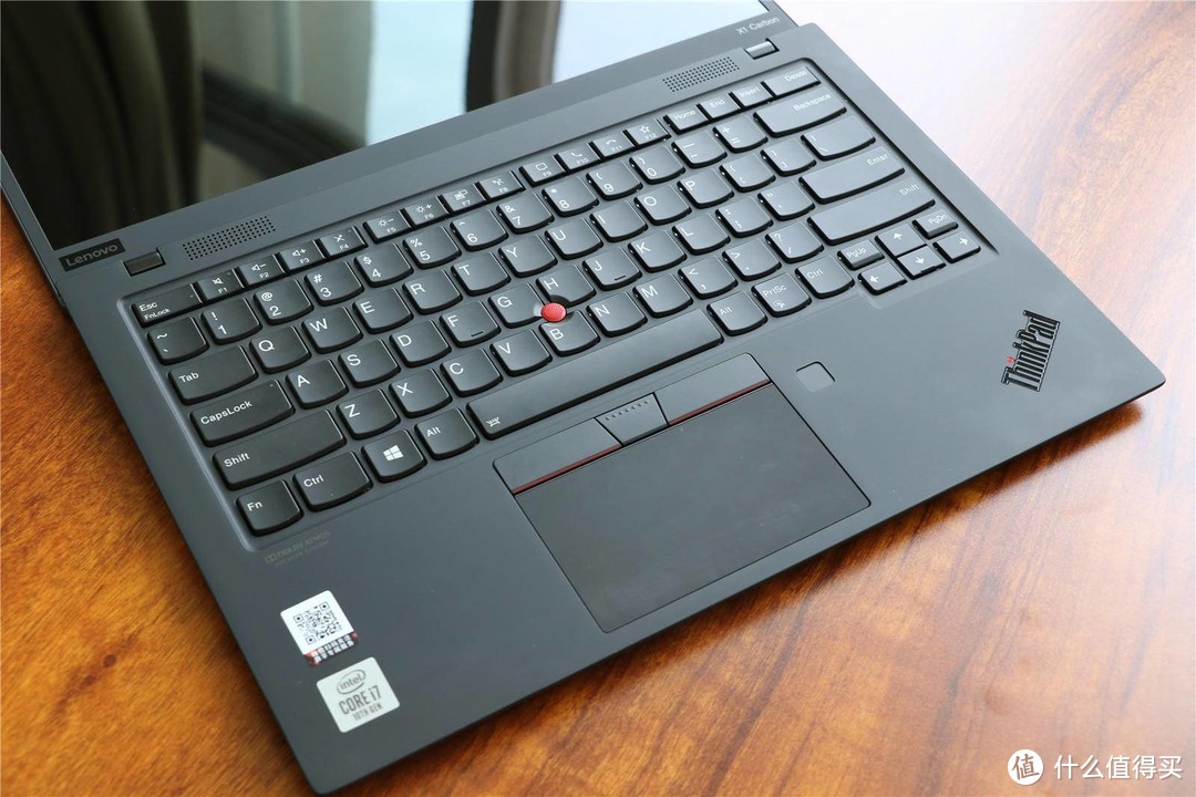 商旅人士的旗舰级生产力工具--ThinkPad X1 Carbon全新体验