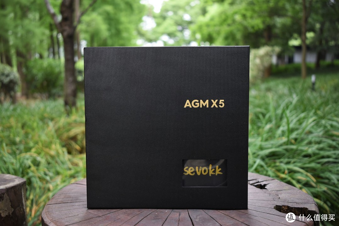 将防水抗摔做到极致! 智能手机界的专业肉坦：AGM X5 5G户外手机体验