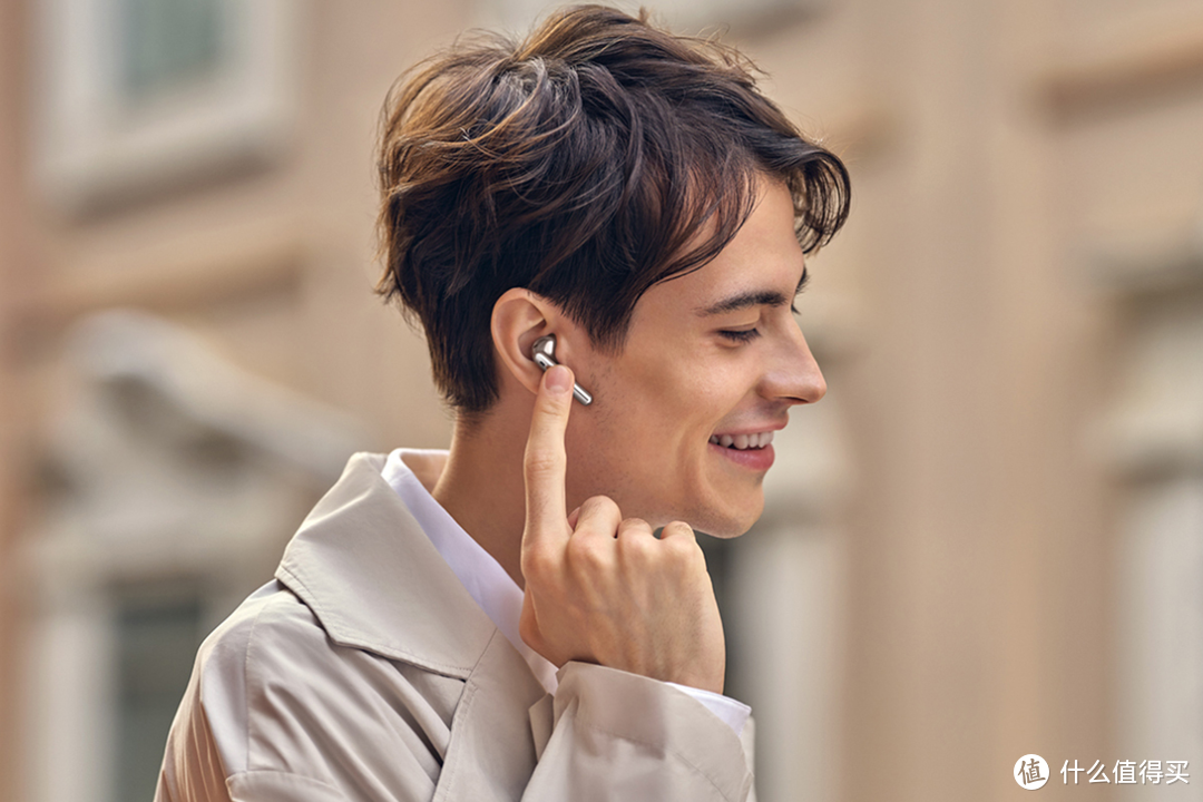 华为FreeBuds 4 无线耳机发布，兼顾舒适佩戴和主动降噪体验