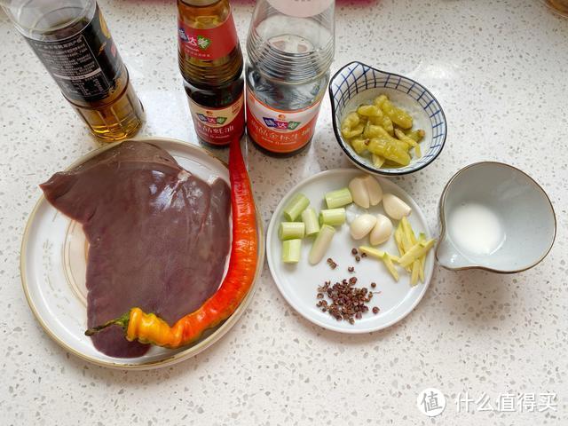 猪肝最鲜嫩的家常吃法，吃过1次就上瘾，麻辣鲜香越吃越想吃