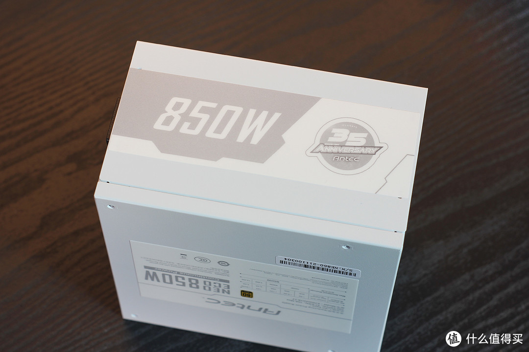 有颜值的白色限定，安钛克850W金牌35周年纪念电源
