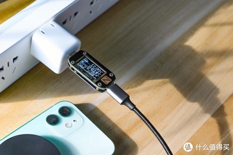 花一半钱就能体验到 iPhone 12 的 MagSafe 磁吸充电！绿联磁吸充评测