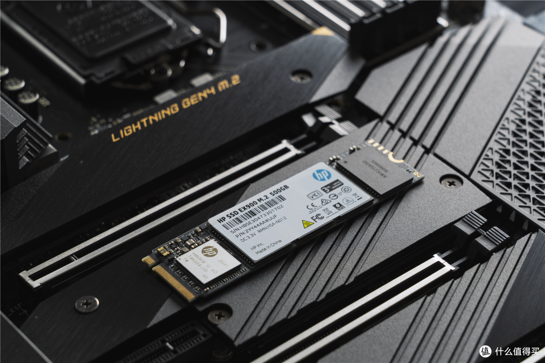 编号和这款有不同也不用感觉奇怪:▼ 主控为:smi(慧荣)定制的2263xt