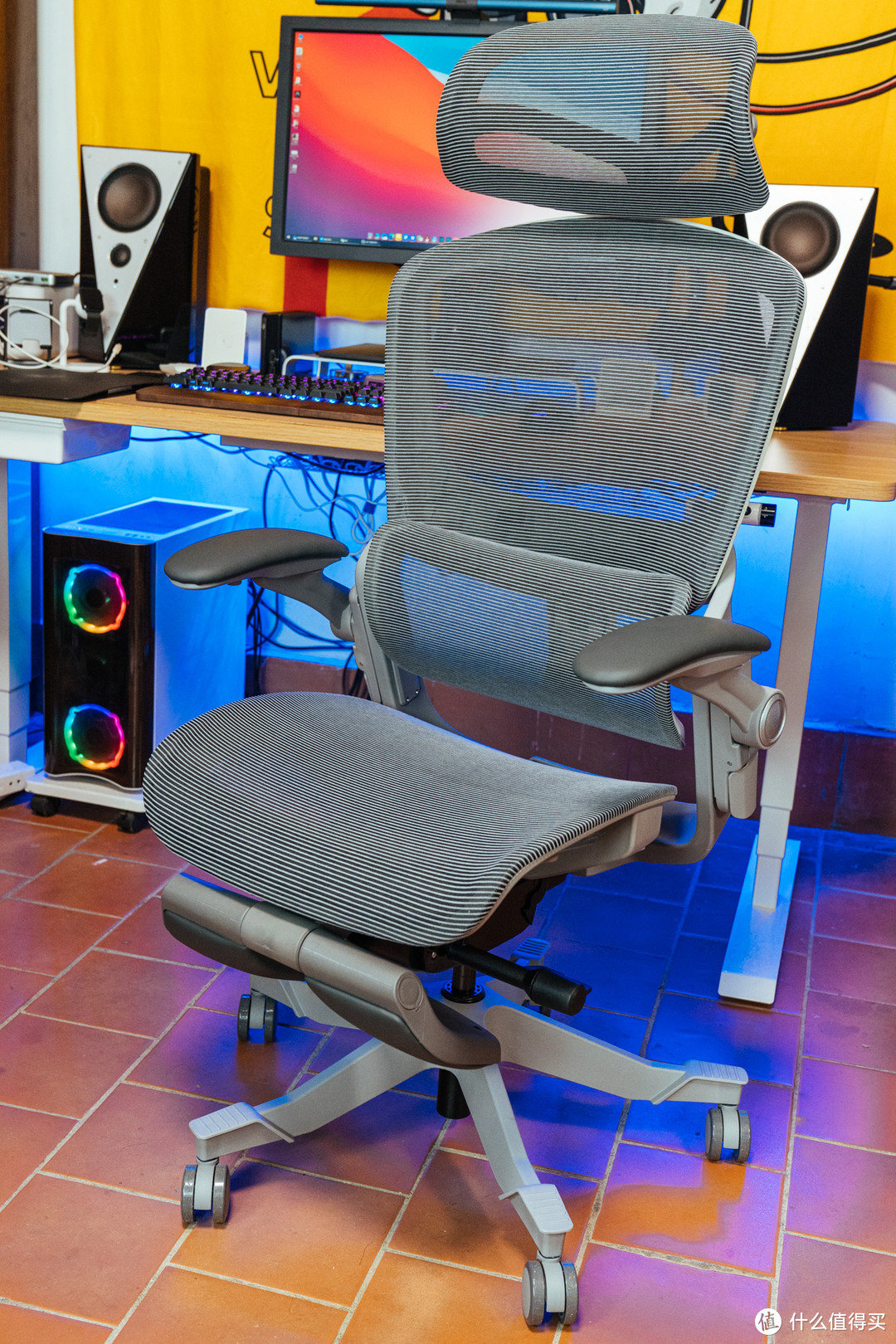 老罗曾经直播的网红椅子，升级之后，还值得入手吗：网易严选3D悬挂腰靠人体工学椅
