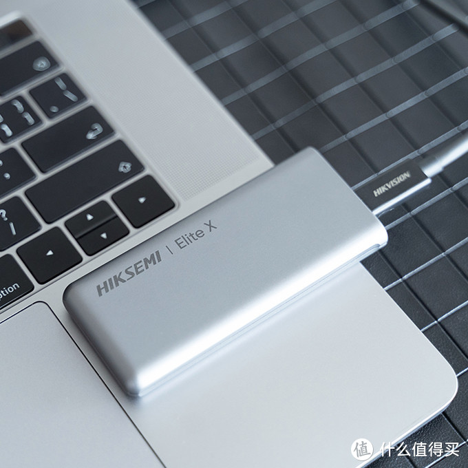 海康存储1T移动固态硬盘USB4.0——EliteX