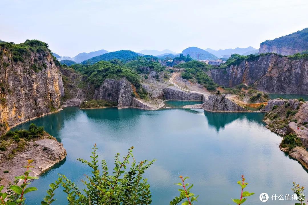 重庆旅游攻略：免费开放的铜锣山矿山公园，市中心的碧绿宝石