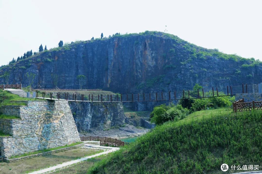 重庆旅游攻略：免费开放的铜锣山矿山公园，市中心的碧绿宝石