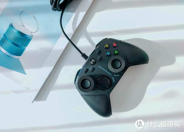 中国人的物理外挂，北通阿修罗3游戏手柄有线版评测：物理变速旋钮+三段扳机+宏设定一套连招带走