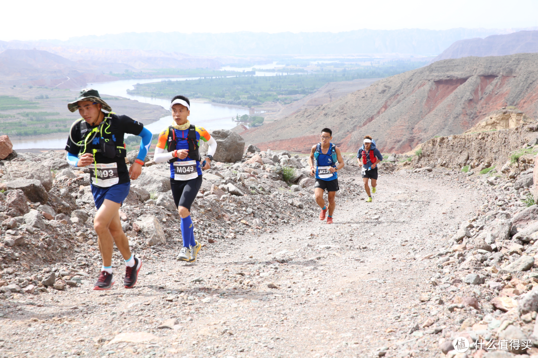 未限制参数人数;21公里山地马拉松,官方宣传时又将其称为21公里越野赛