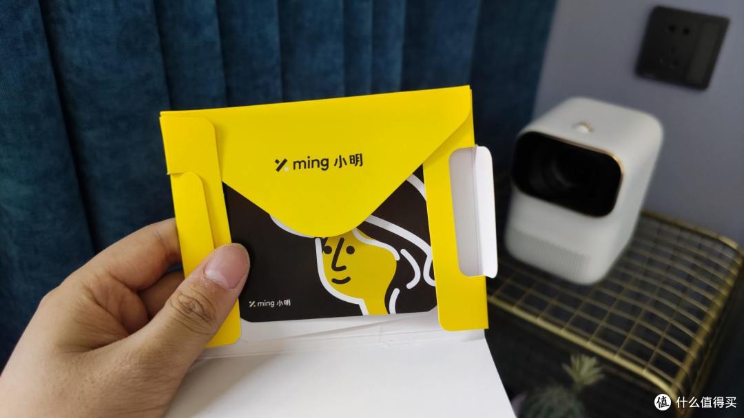 小明Q1迷你投影仪测评：年轻人必备的高性价比便携“家庭影院”