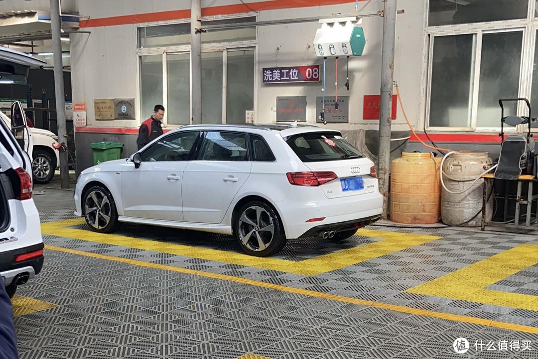 外面洗车成本高？不如试试自己洗车，省钱又省心