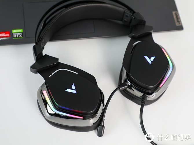 电镀工艺外壳 RGB炫彩灯效 雷柏VH710电竞游戏虚拟7.1声道耳机评测