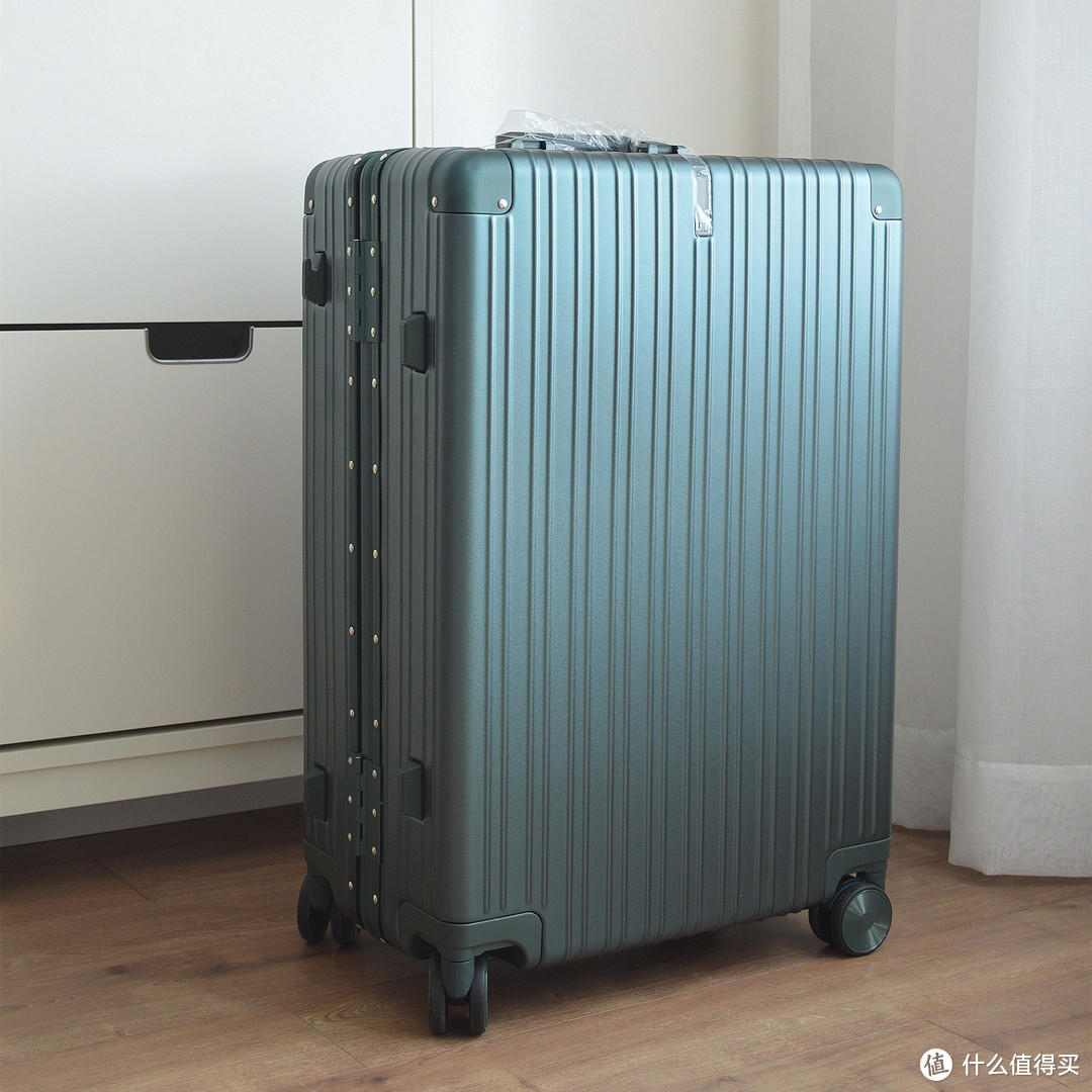 听说你想选一款坚实稳固的行李箱：90分全新铝框行李箱评测