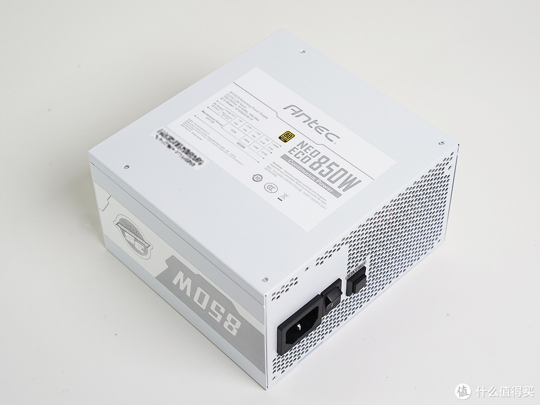 融入白色的世界！安钛克NE850W 35周年纪念版白色电源开箱+装机体验