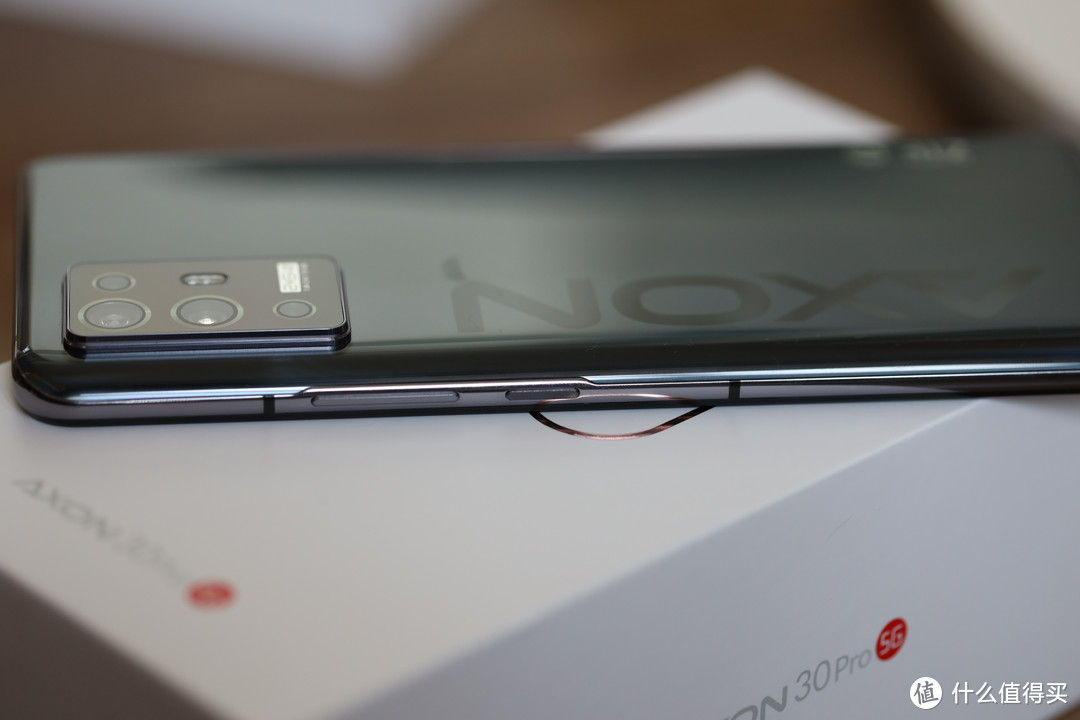 旗舰生活记录者：中兴 Axon30 Pro 5G手机评测