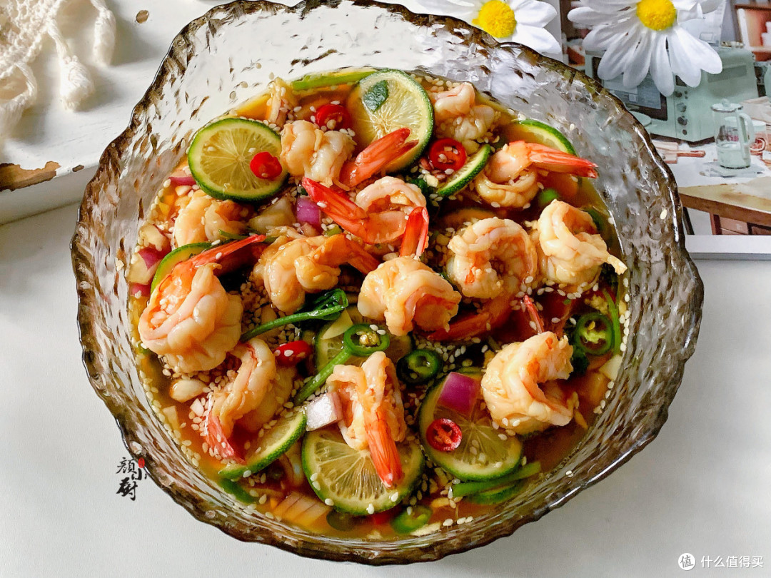 大虾不要直接水煮了，教你新吃法，酸辣开胃，一次一盘不够吃