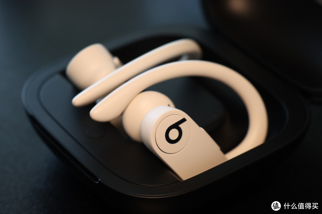 飙汗人生的好伴侣——POWERBEATS PRO开箱小试