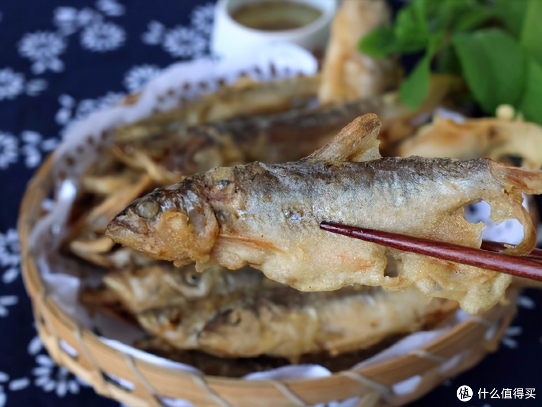 小鱼儿这么做，香酥可口入口即化，既是下酒菜，也是低脂零食