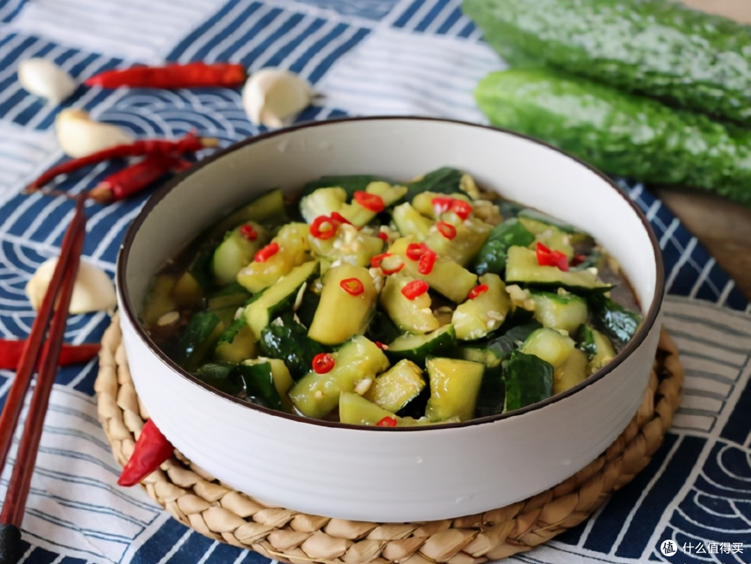 刀拍凉拌黄瓜正确做法 凉拌黄瓜怎么做又脆又好吃_什么值得买
