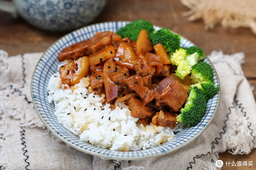 比外卖健康实惠，椒香浓郁牛肉饭，孩子自己吃光一大碗，太过瘾了