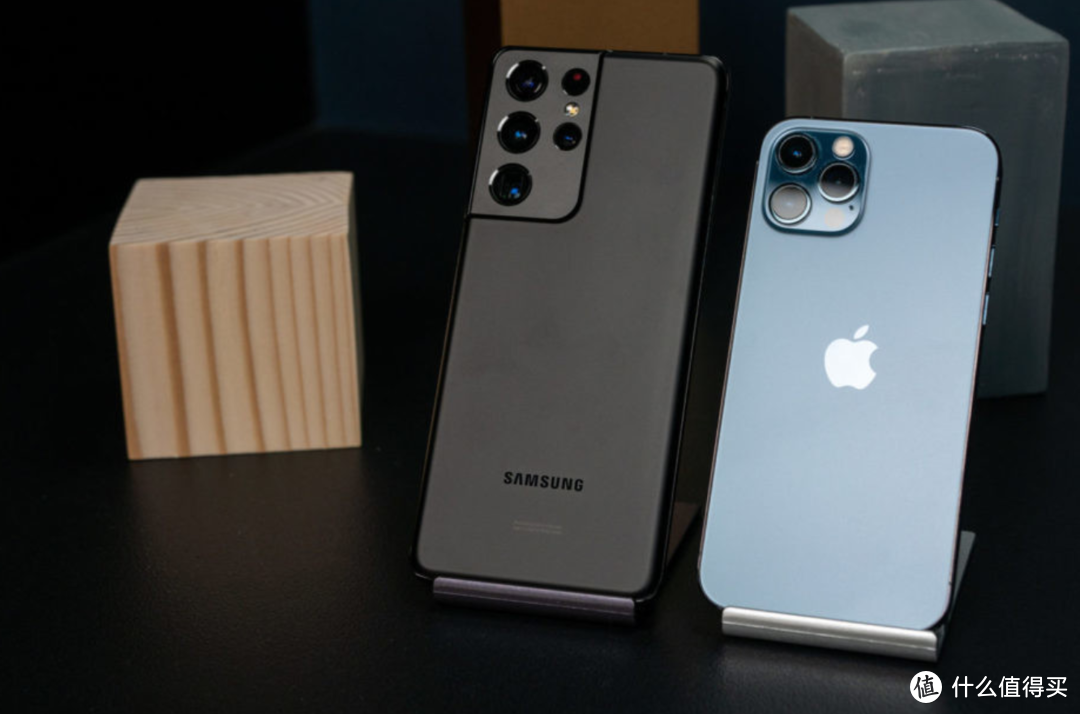 厉害了！三星 Galaxy S21 VS iPhone 12：巨头之战，但哪个适合你？
